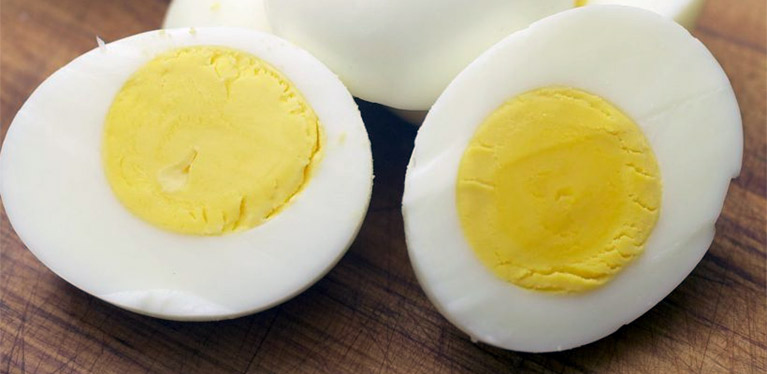 Que manger pour maigrir? Des œufs entiers biensûr!