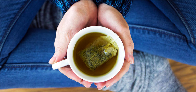 Boire du thé vert pour maigrir est une pratique qui ne date pas d'hier